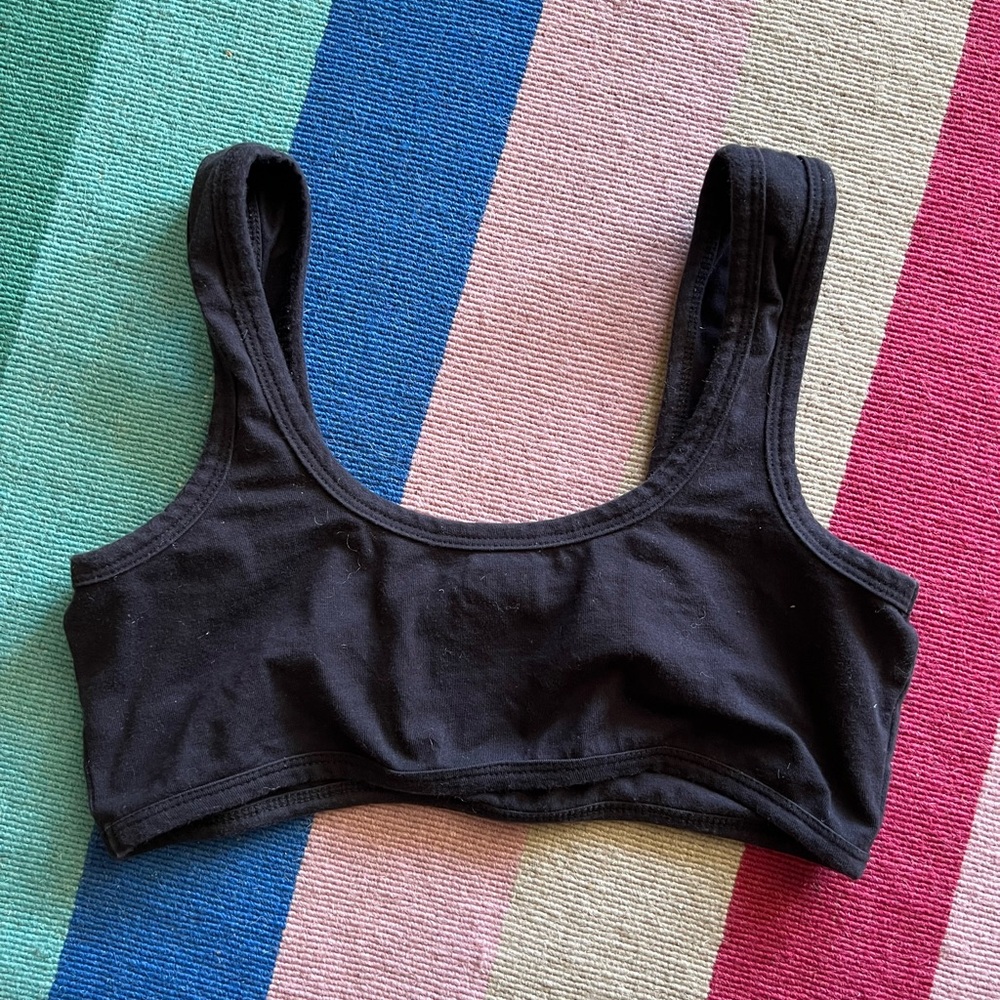ARQ wide strap bra in black Size Large